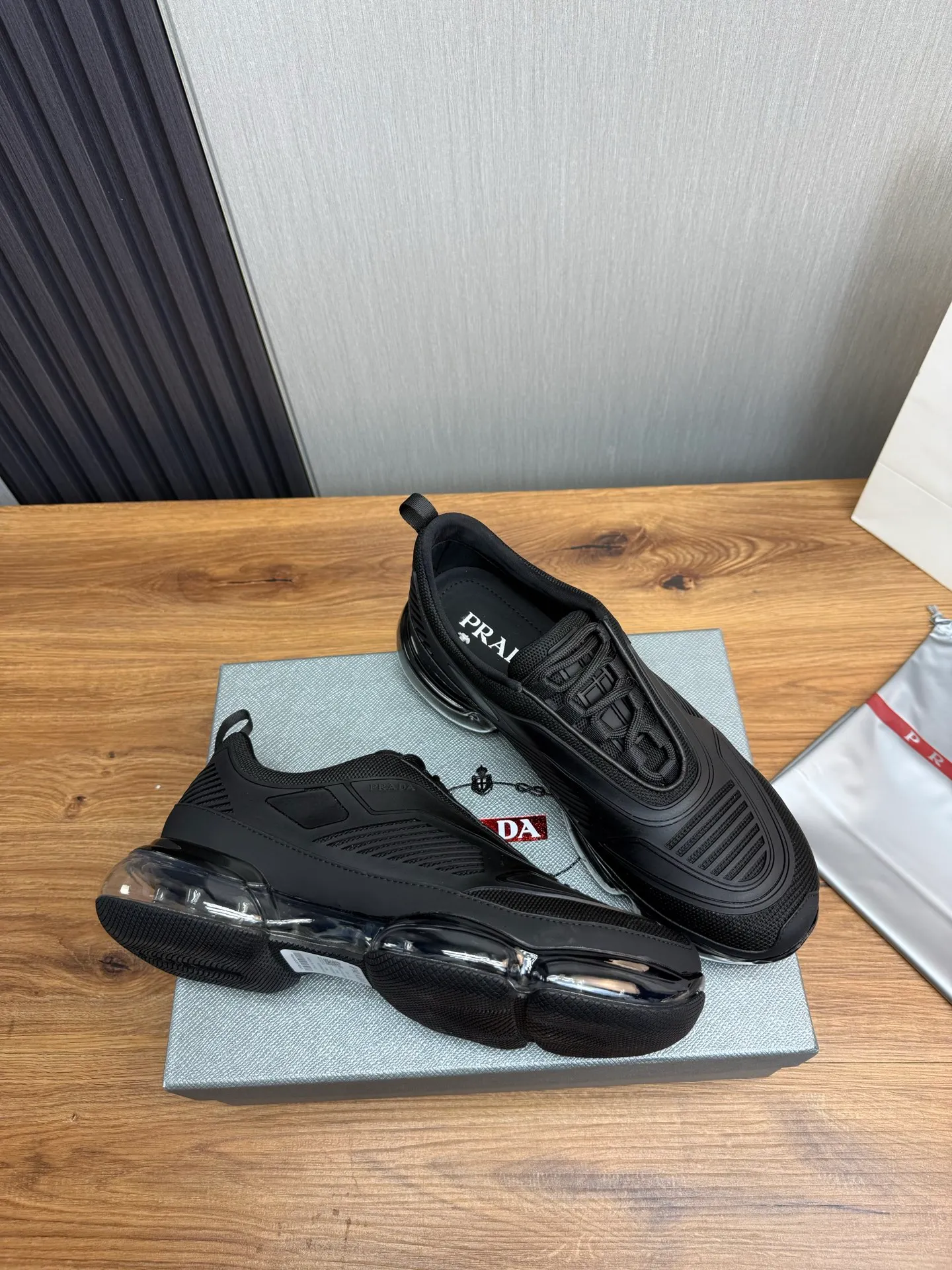Men's shoes 💰640💰 [PRADA] Men's shoes are popular in the counter, high-quality shipments ✔️Official website synchronization, original fly-woven epoxy fabric + cowhide lining, 1⃣️ to 1⃣️ replica, original air-cushion original bottom, 38-45 (one size larger)